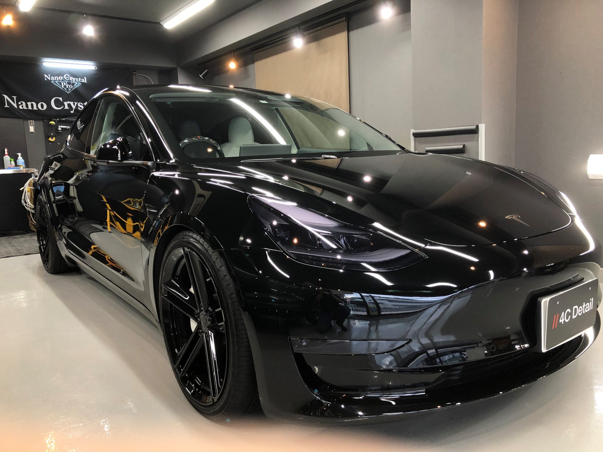 Tesla モデル３ ヘッドライト＆テールライト スモークプロテクションフィルム施工 東京都町田市 – 4C Detail（フォーシーディテイル）