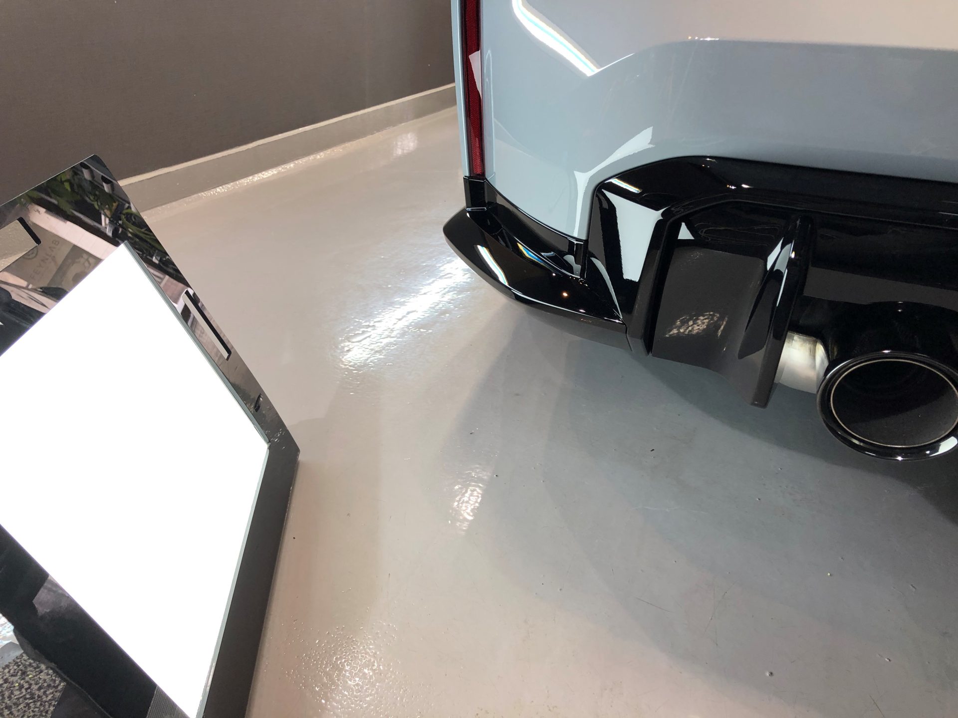 BMW M3 コンペティション ガラスコーティング 確認用ライト
