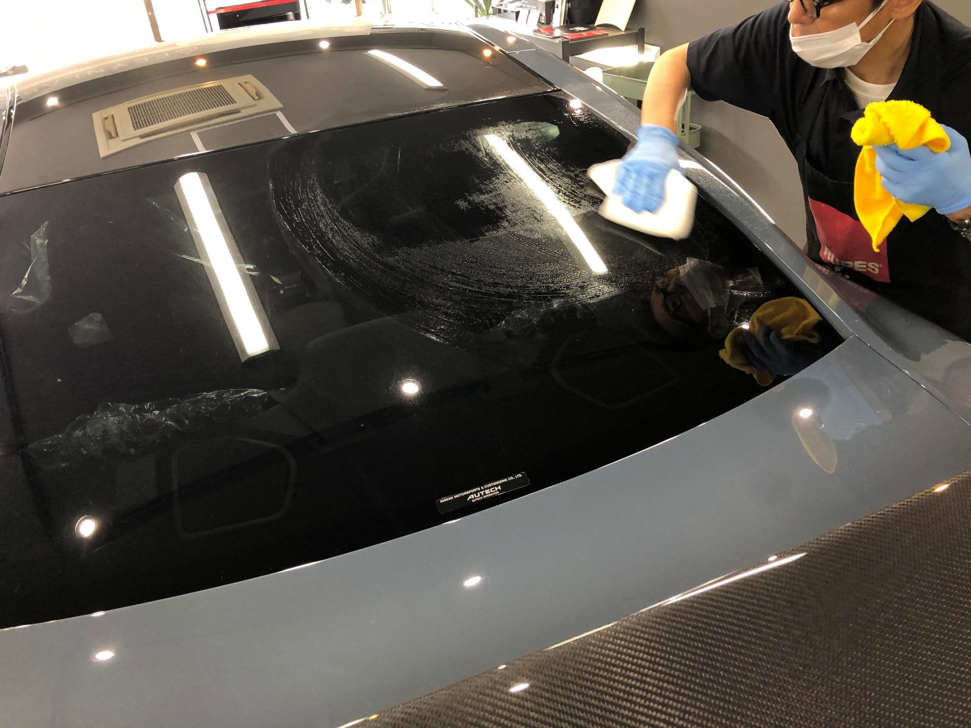 日産 GT-R nismo 新車 窓ガラスクリーニング