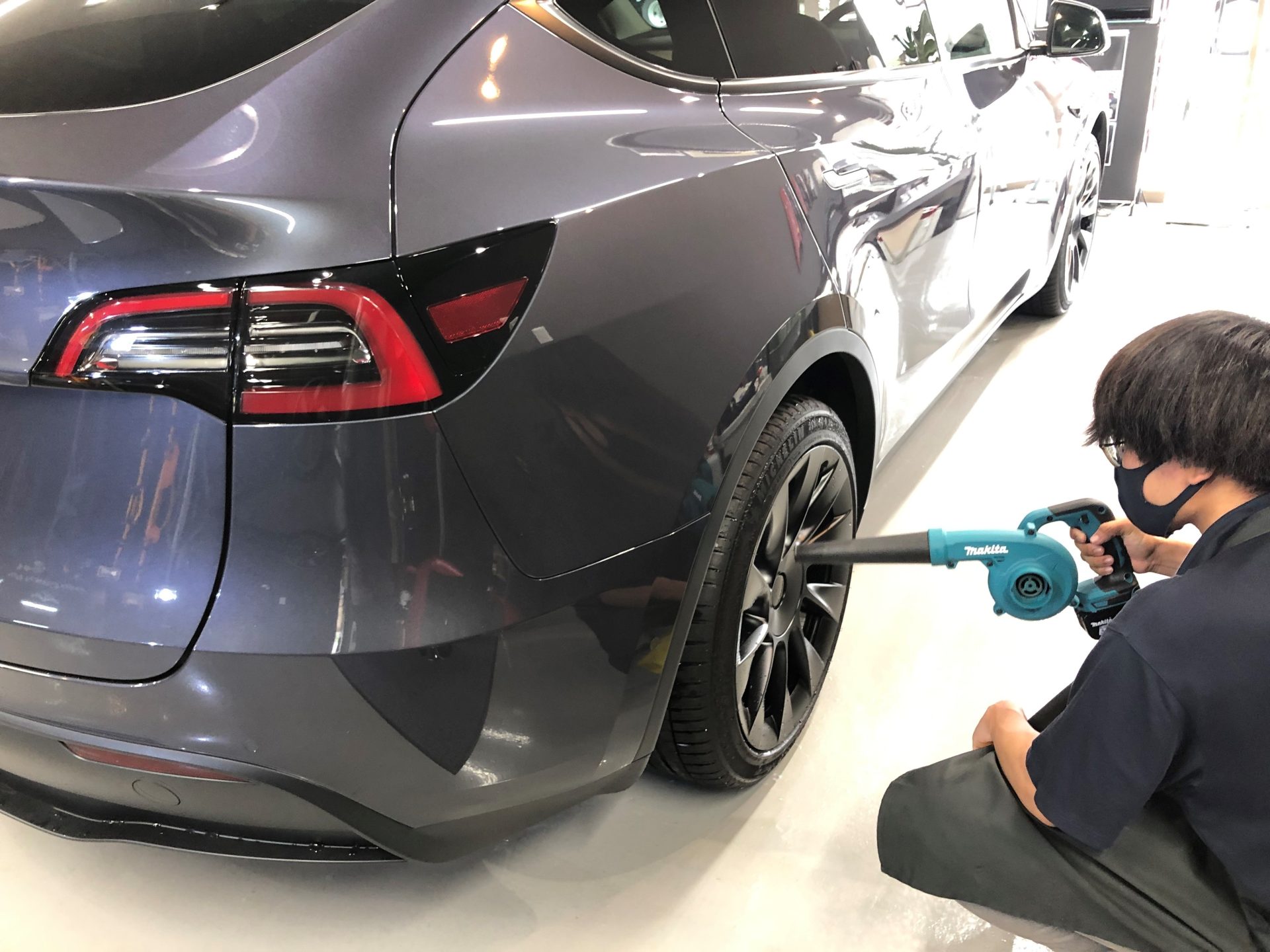 TESLAモデルY プレミアムガラスコーティング＆プロテクションフィルム施工 横浜市金沢区 – 4C Detail フォーシーディテイル  車コーティング専門店