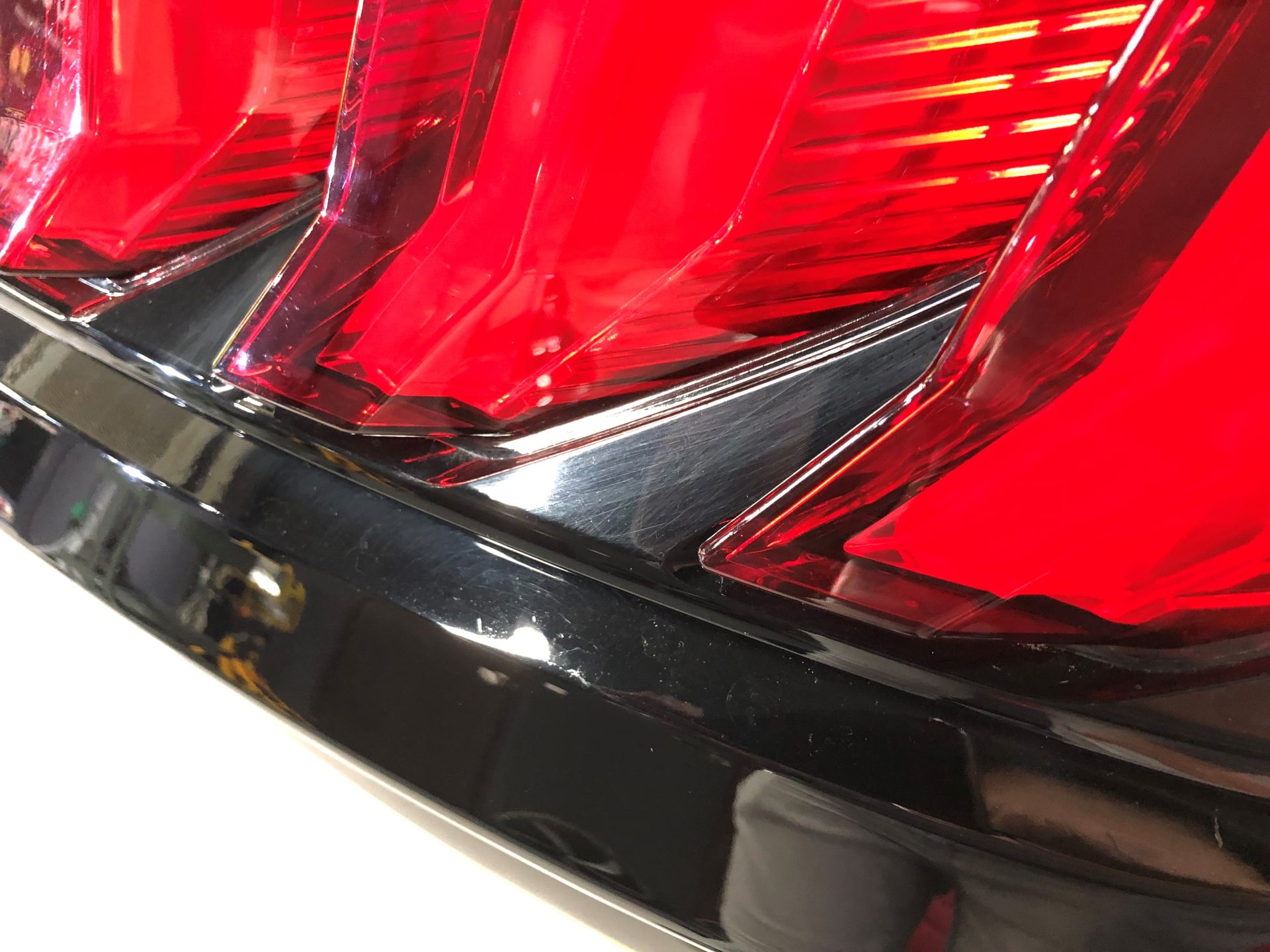 フォードマスタング GT テールライト傷