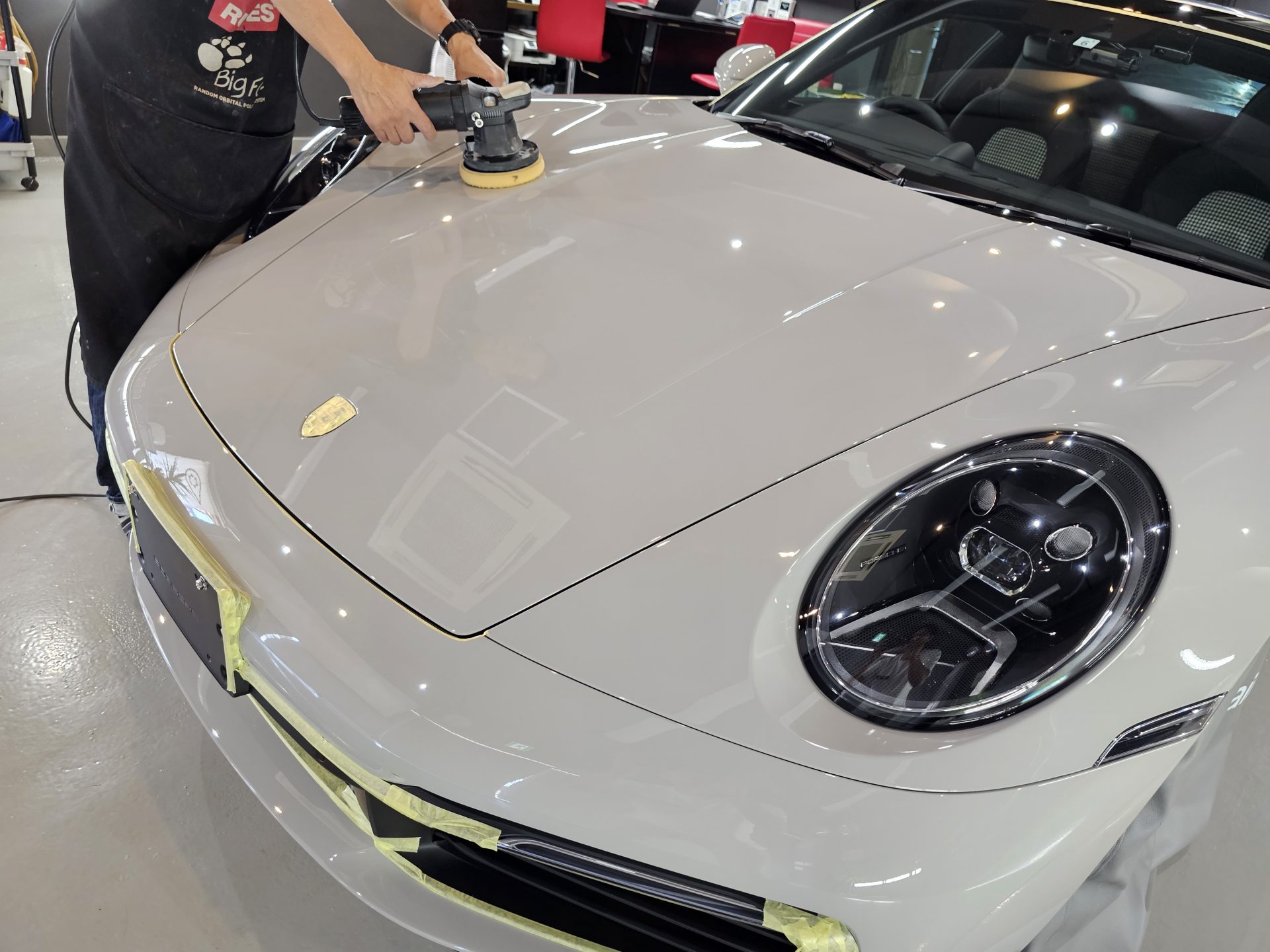 ポルシェ911 992 新車磨き